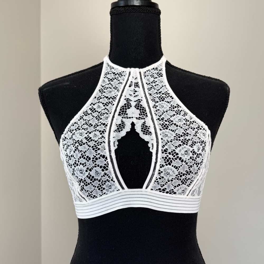 Victoria’s Secret White Lace Halter Bralette Size Small